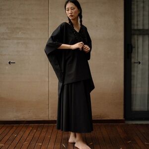 Turn black- linen bohemian top